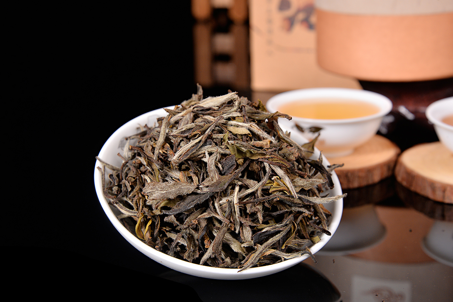 專(zhuān)業(yè)淘寶茶葉攝影 如何通過(guò)黑色鏡面拍攝提升產(chǎn)品質(zhì)感與銷(xiāo)量